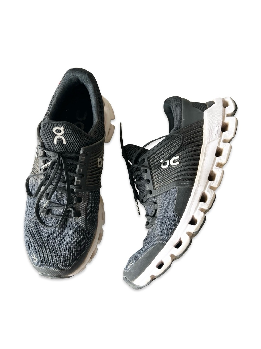 On Cloud Women’s Helion black sneakers Size 8.5 On Running shoes Gym Walking